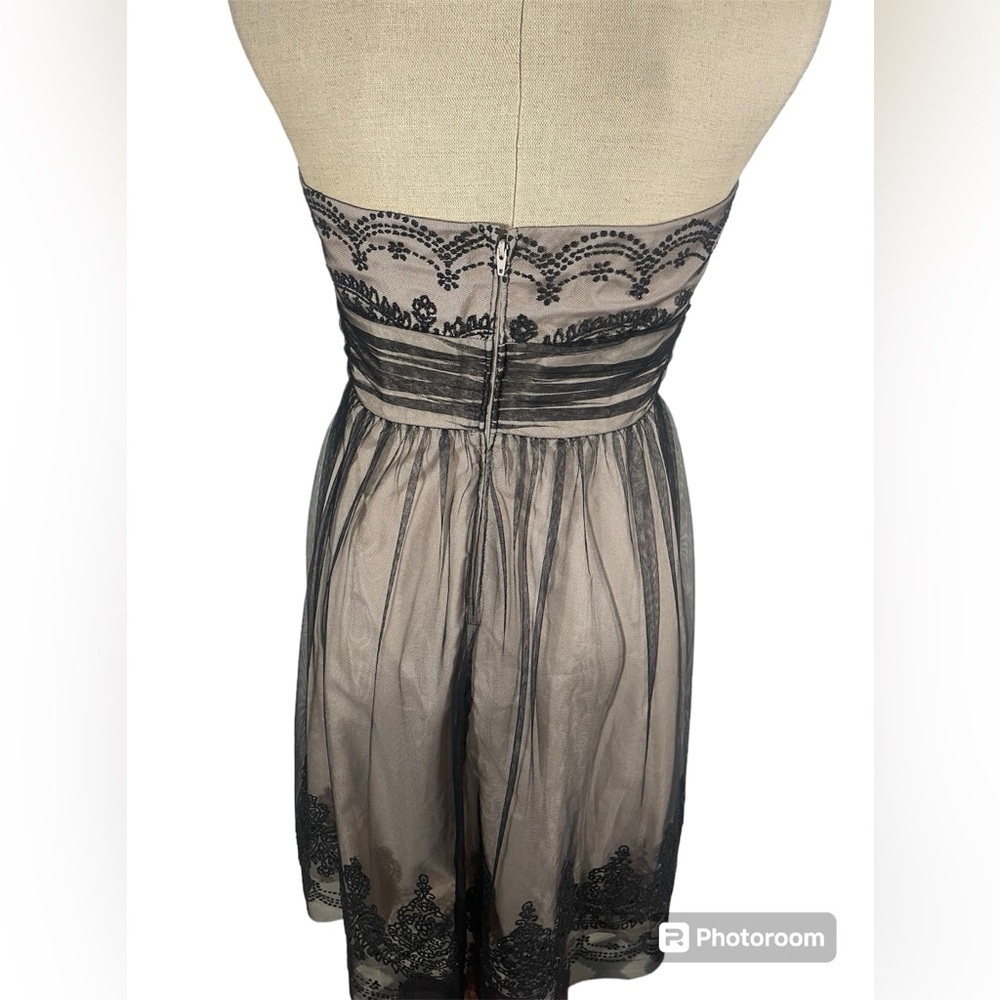 DAVID’S Bridal Strapless Cocktail Dress cream lining Black Tulle Overlay. sz 10 - Picture 4 of 6